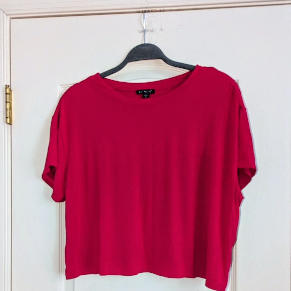 VENUS Deep Fuchsia Crop Top
